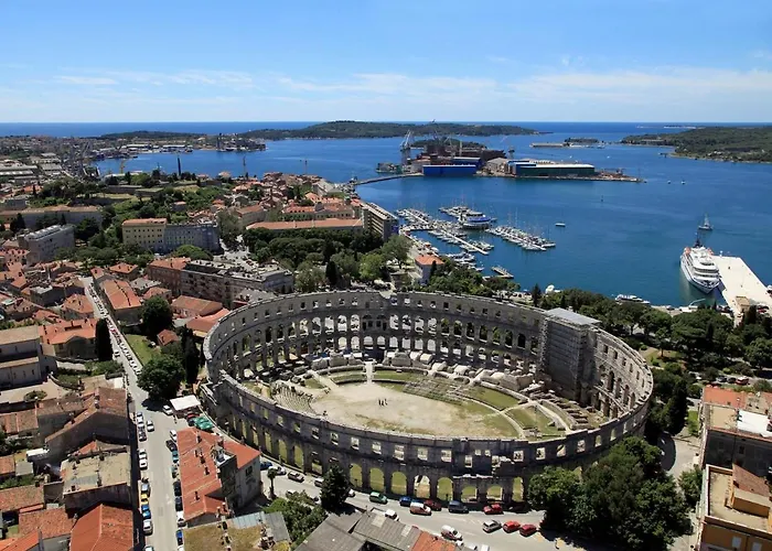 With A Parking Space - 15814 * 풀라