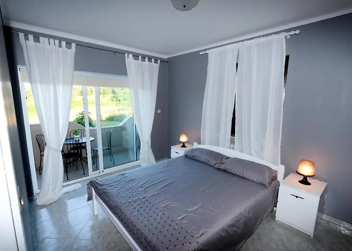 With A Parking Space - 15814 * 풀라