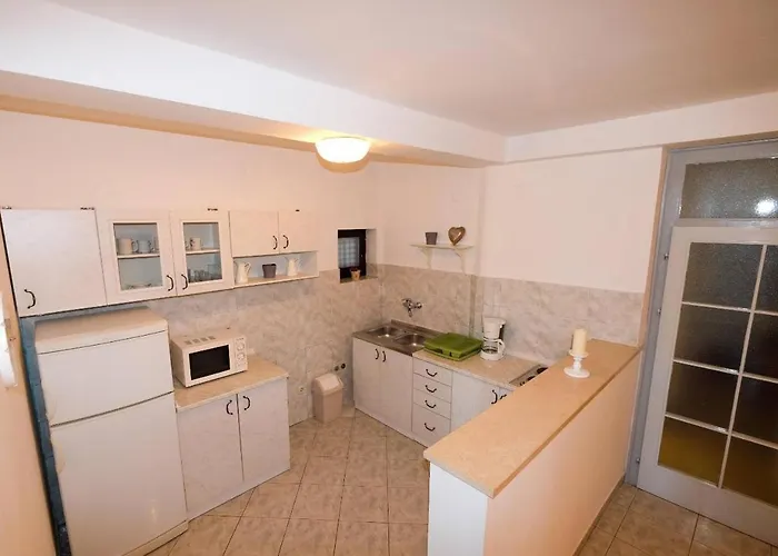 With A Parking Space - 15814 아파트