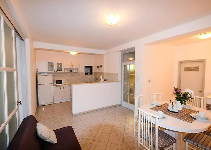 Lejlighed With A Parking Space - 15814